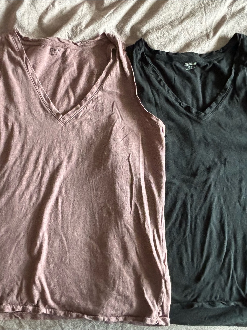 2 Madewell V-Neck Sleeveless Women's Tank Tops - Dusty Mauve and Black - Picture 4 of 4